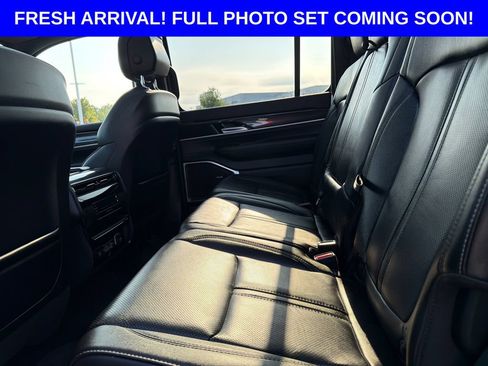 Used 2023 Jeep Wagoneer 4WD w/ Premium Group I image 25