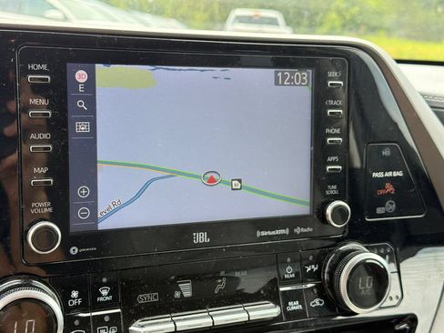 Used 2020 Toyota Highlander Limited FWD image 29