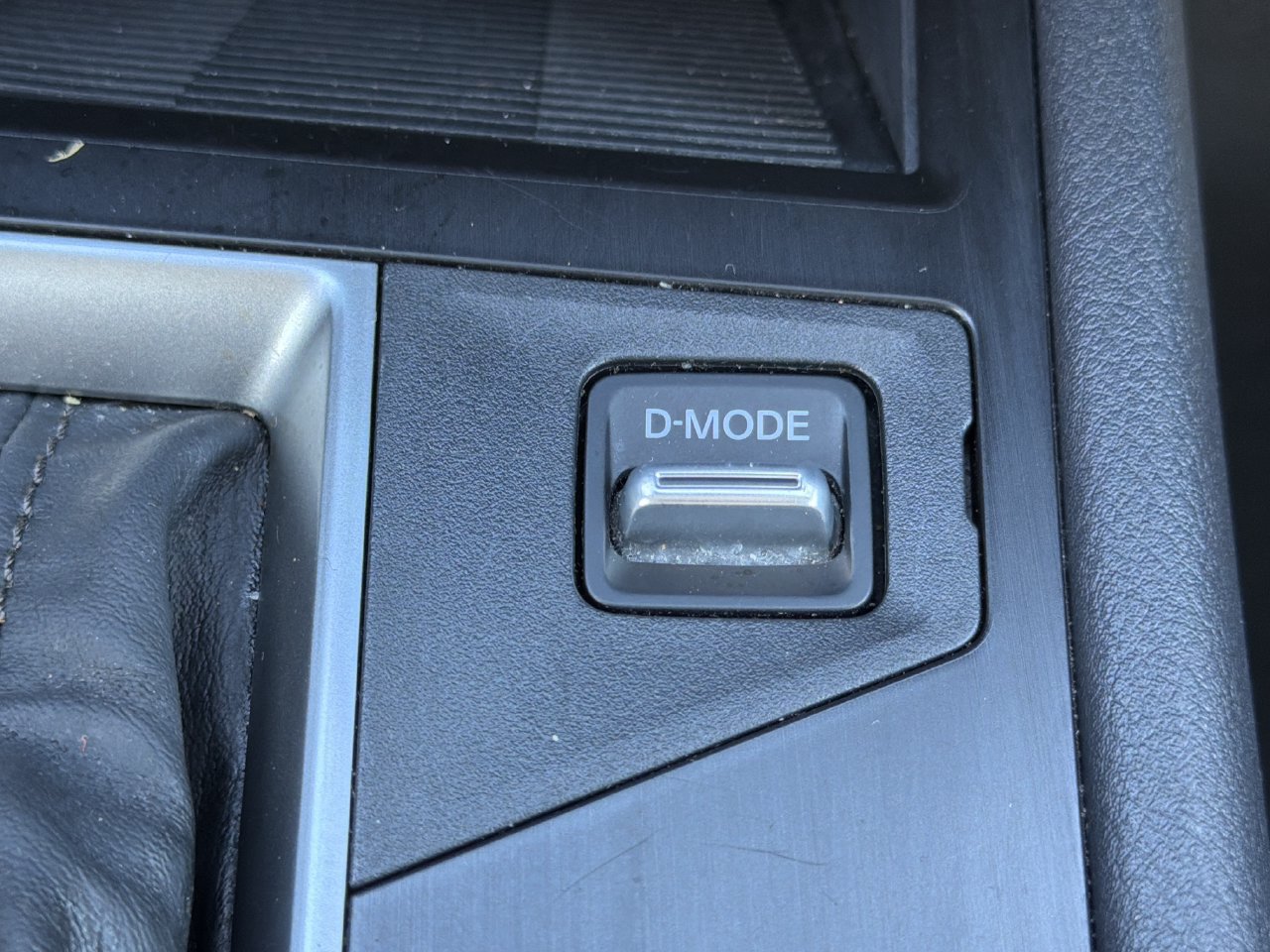Used 2025 Nissan Kicks S FWD image 7
