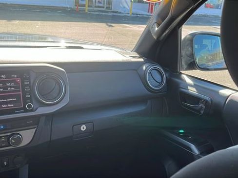 Used 2023 Toyota Tacoma TRD Off-Road image 22