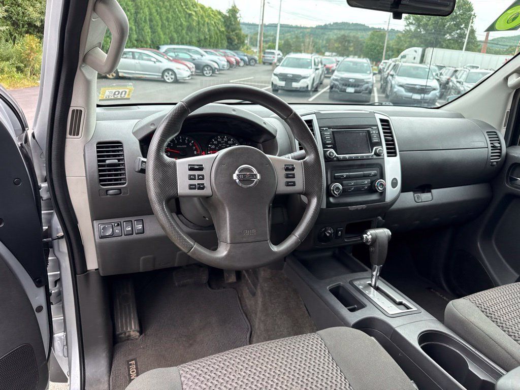 Used 2016 Nissan Frontier SV AWD/4WD image 17