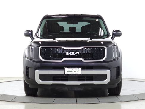 Used 2025 Kia Telluride LX FWD image 2