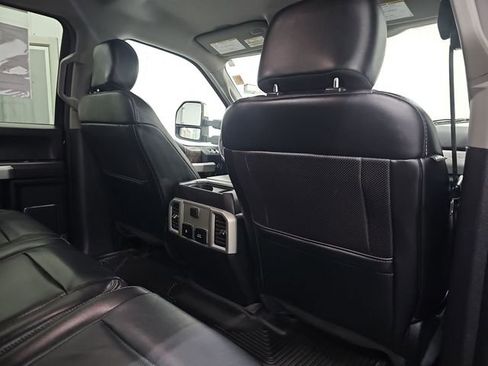 Used 2019 Ford F350 Lariat w/ Chrome Package image 30