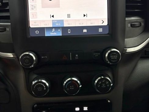 Certified 2024 RAM 3500 Big Horn AWD/4WD image 20