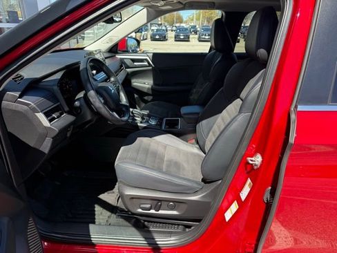 Used 2024 Mitsubishi Outlander SE AWD/4WD image 17