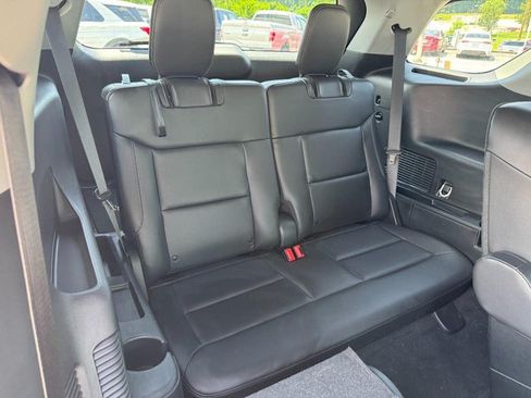 Used 2023 Ford Explorer XLT w/ Equipment Group 202A AWD/4WD image 11