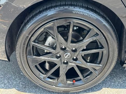 Used 2025 Nissan Sentra SR w/ Midnight Edition FWD image 6
