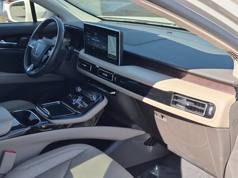 Used 2022 Lincoln Nautilus Reserve AWD/4WD image 28