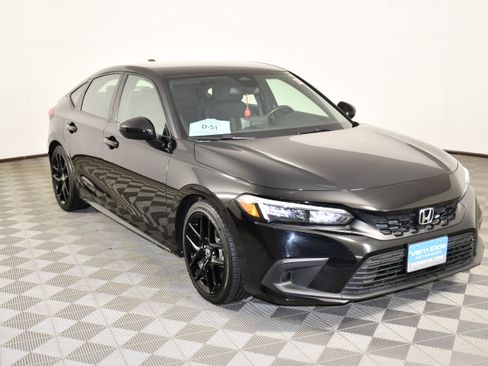 Used 2024 Honda Civic Sport image 3