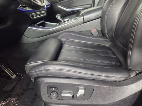 Used 2022 BMW X5 xDrive40i w/ M Sport Package AWD/4WD image 11