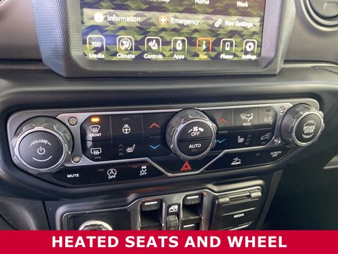 Used 2023 Jeep Gladiator Sport image 17