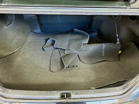Used 2020 Toyota Camry SE w/ Carpet Mat Package image 23