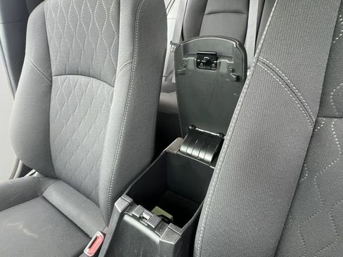 Used 2025 Toyota Corolla LE FWD image 21