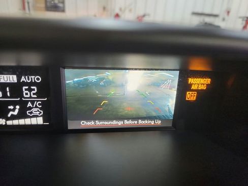 Used 2015 Subaru Forester 2.5i Touring w/ Eyesight & Navigation System AWD/4WD image 15