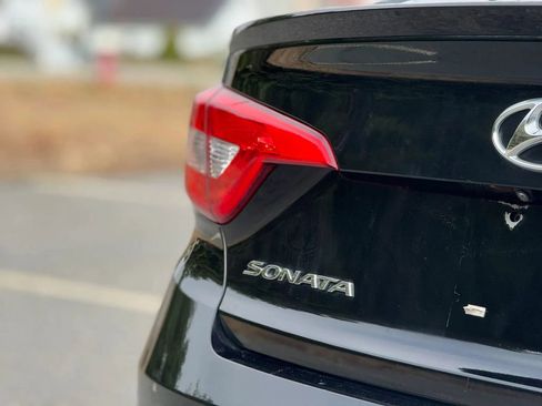 Used 2015 Hyundai Sonata Sport w/ Option Group 04 FWD image 10