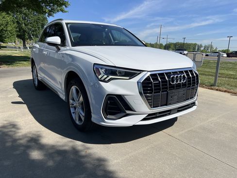 Used 2020 Audi Q3 2.0T Premium Plus image 2