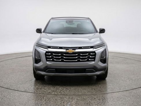 Used 2025 Chevrolet Equinox LT image 2