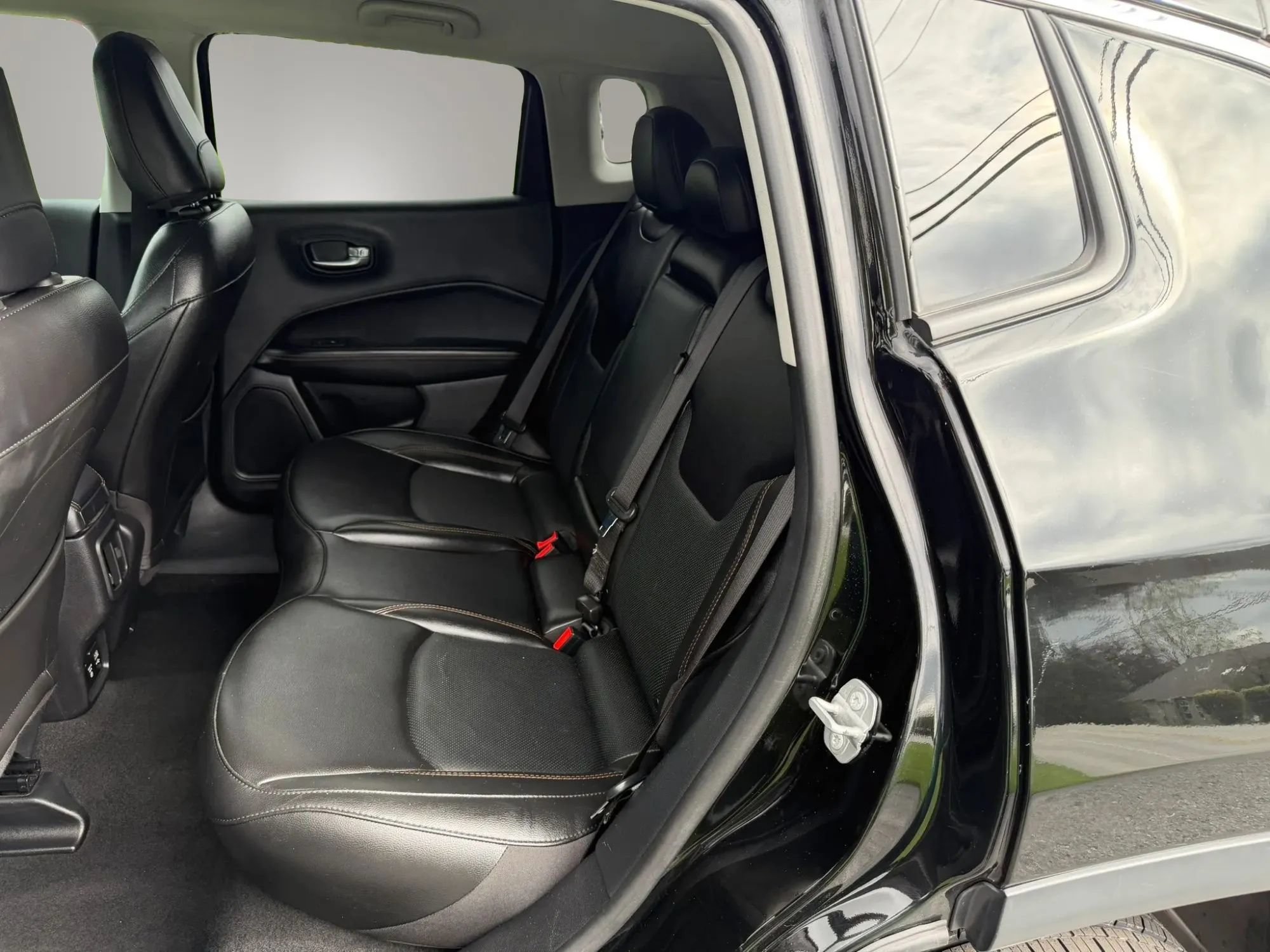 Used 2020 Jeep Compass Limited AWD/4WD image 3