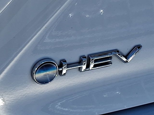 Used 2025 Toyota Camry LE FWD image 8