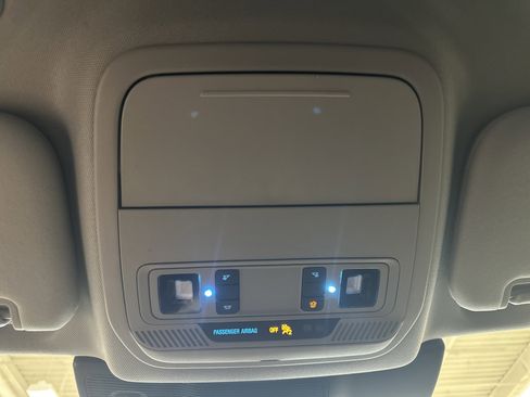 Used 2023 Ford Explorer XLT w/ Equipment Group 202A image 39