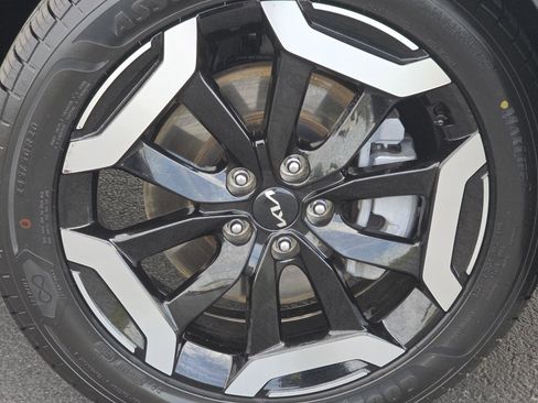 Used 2025 Kia Telluride S FWD image 14
