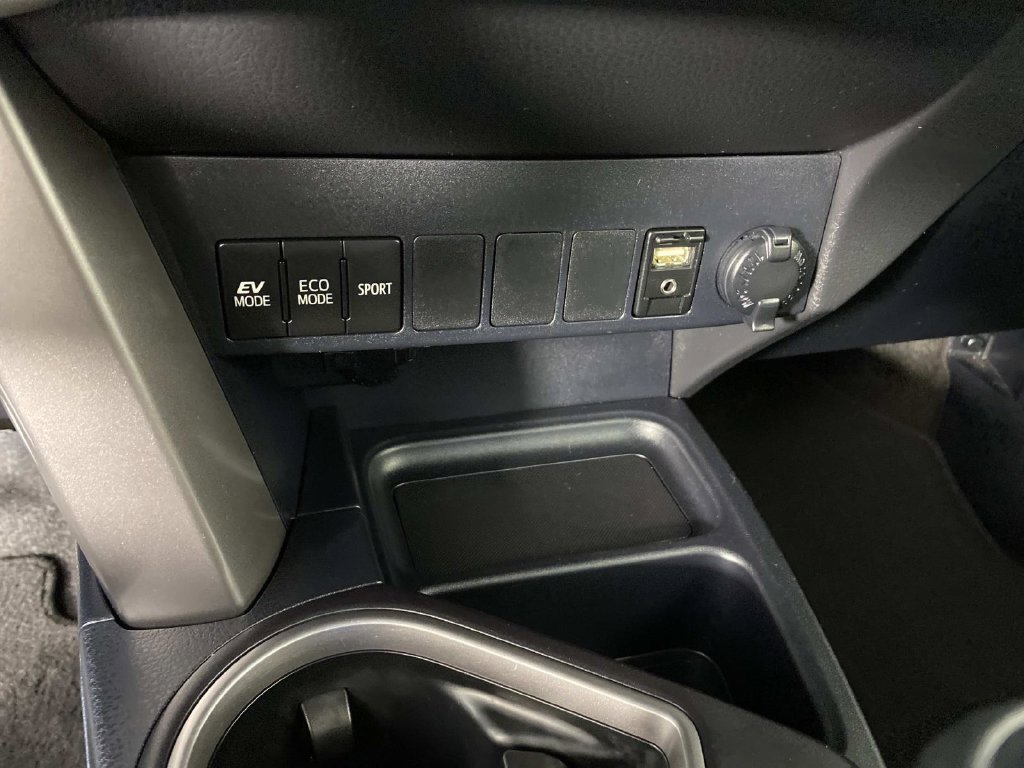 Used 2016 Toyota RAV4 XLE AWD/4WD image 22