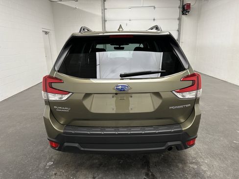Used 2023 Subaru Forester Premium image 8