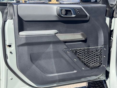 Used 2023 Ford Bronco Everglades image 15