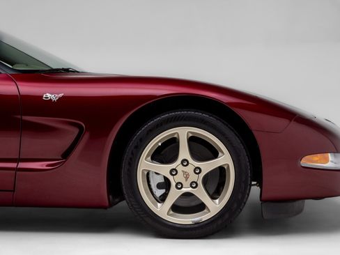 Used 2003 Chevrolet Corvette 50th Anniversary Edition w/ Preferred Equipment Group1 image 39