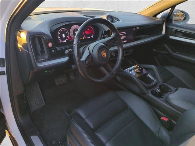 Used 2024 Porsche Cayenne AWD/4WD image 9