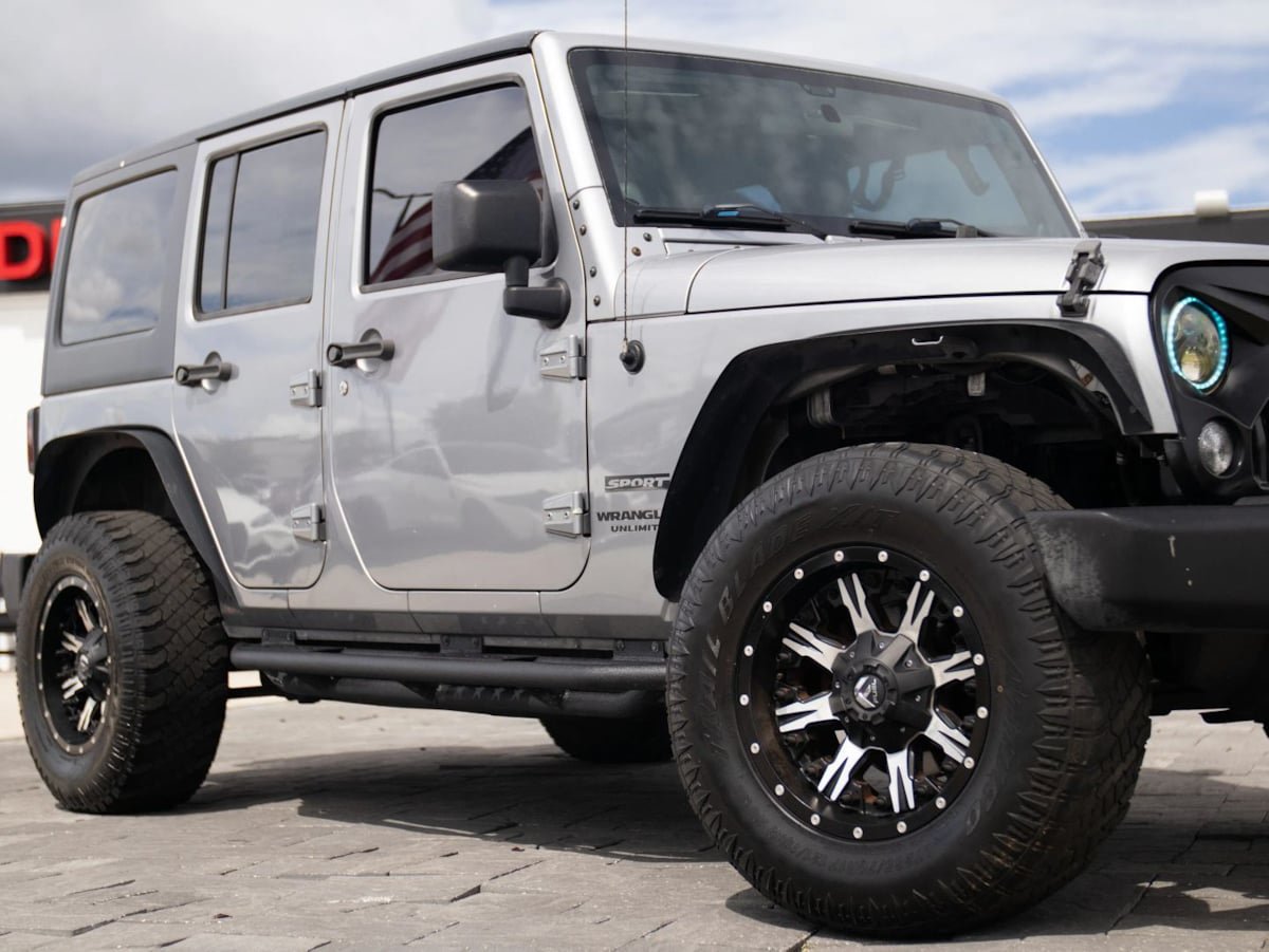 Used 2014 Jeep Wrangler Unlimited Sport AWD/4WD image 2