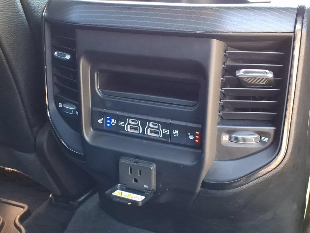 Used 2022 RAM 1500 Limited AWD/4WD image 17