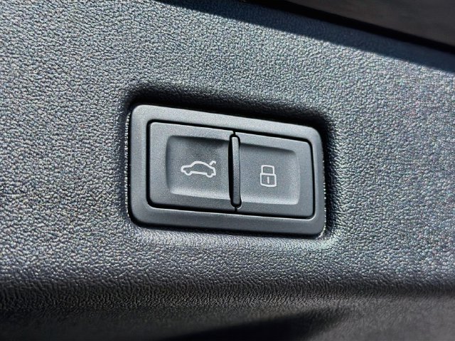 Used 2025 Audi Q5 Premium Plus AWD/4WD image 13