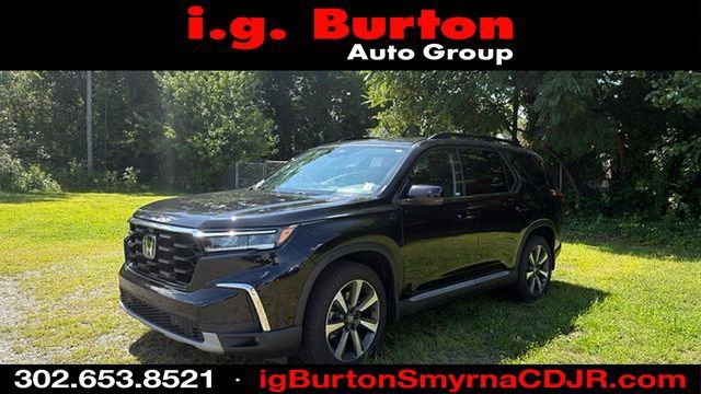 Used 2025 Honda Pilot Elite image 1