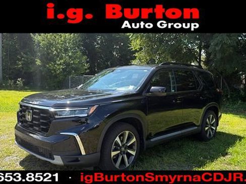 Used 2025 Honda Pilot Elite image 1