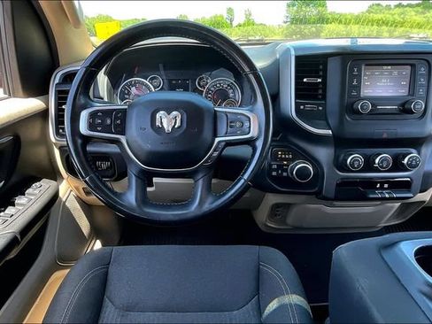 Used 2019 RAM 1500 Big Horn AWD/4WD image 9