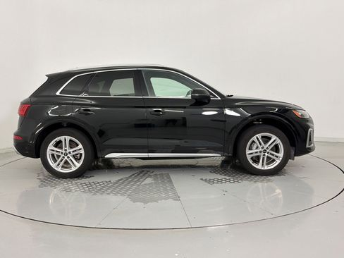 Used 2022 Audi Q5 e Premium Plus w/ Premium Plus Package AWD/4WD image 8