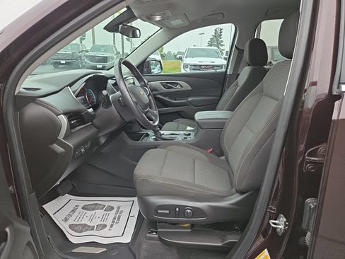 Used 2021 Chevrolet Traverse LT FWD image 16