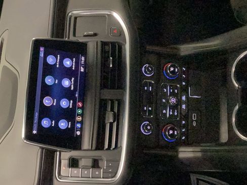 Used 2021 Chevrolet Suburban High Country w/ Premium Package image 11