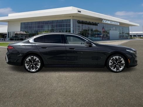 Certified 2024 BMW 530i w/ Premium Package RWD image 12
