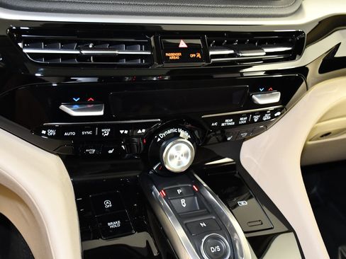 Certified 2025 Acura MDX SH-AWD image 28