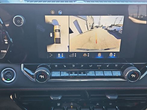 Used 2024 Chevrolet Colorado Z71 w/ Z71 Convenience Package 2 image 15