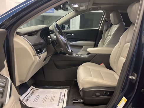 Used 2021 Cadillac XT4 Premium Luxury w/ Cold Weather Package image 13