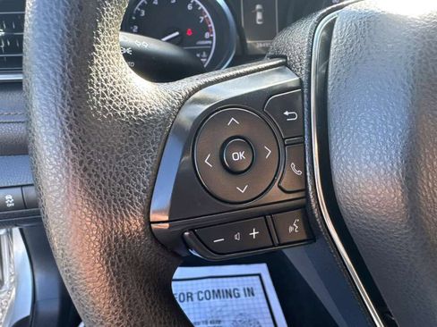 Used 2019 Toyota Camry LE image 18