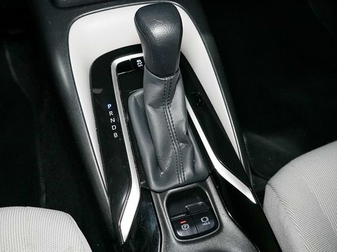 Used 2022 Toyota Corolla LE FWD image 23