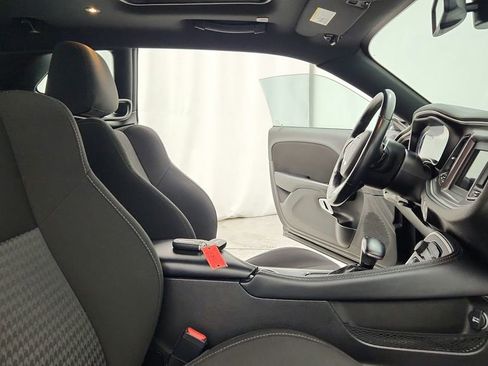 Used 2022 Dodge Challenger GT image 29