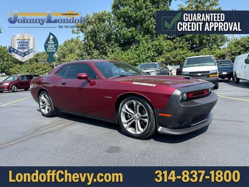 Used 2020 Dodge Challenger R/T RWD image 1