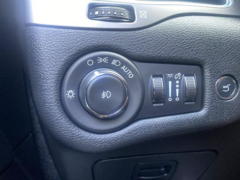 Used 2020 Jeep Cherokee High Altitude AWD/4WD image 21