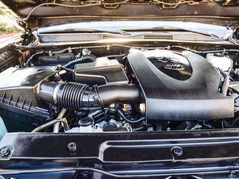 Used 2023 Toyota Tacoma TRD Off-Road image 29