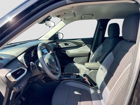 Used 2023 Chevrolet TrailBlazer LS image 10